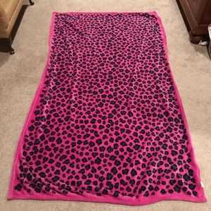 Vera Bradley Cheetah Print Fleece Blanket